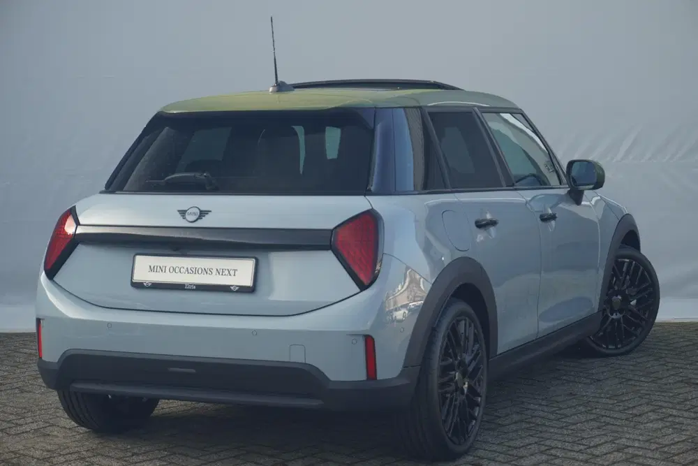 Mini Cooper C Cooper C Paul Smith Edition uit 2026, foto 2