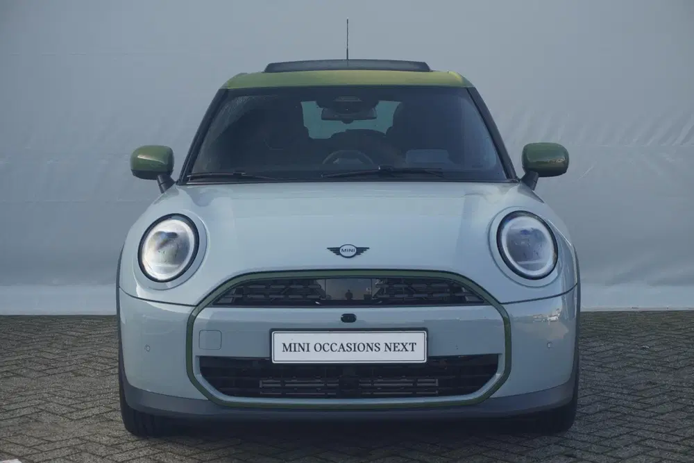 Mini Cooper C Cooper C Paul Smith Edition uit 2026, foto 3