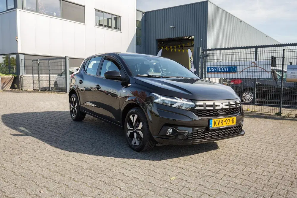 Dacia Sandero 1.0 TCe 90 Journey uit 2025, foto 2