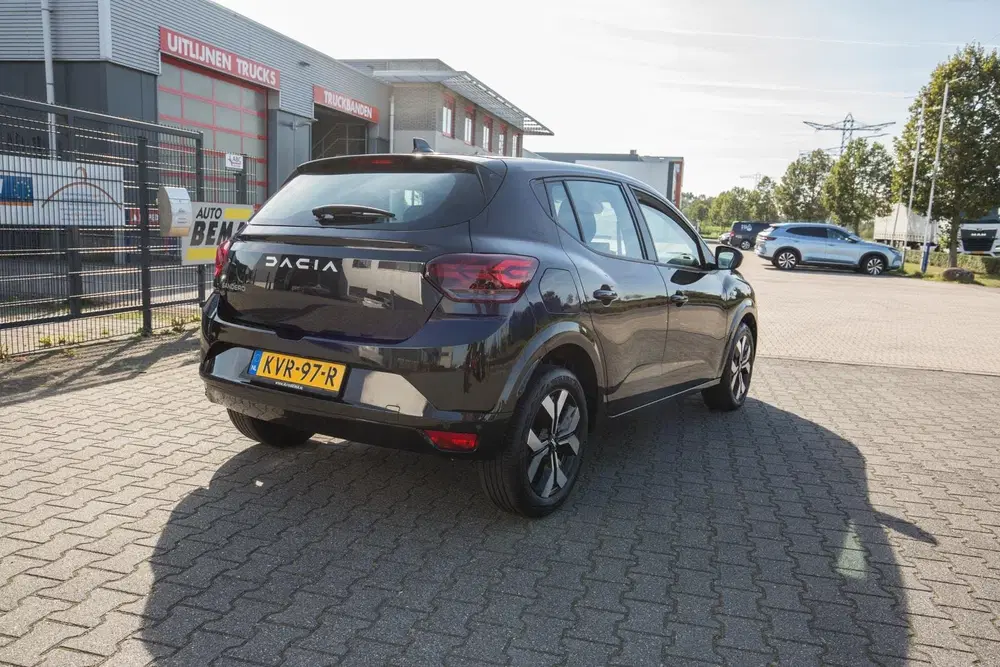 Dacia Sandero 1.0 TCe 90 Journey uit 2025, foto 3