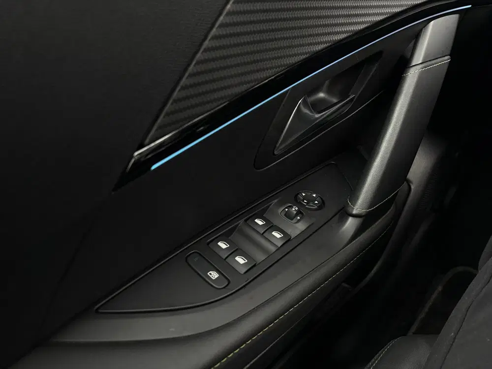 Peugeot 208 1.2 PureTech GT-Line uit 2022, foto 14
