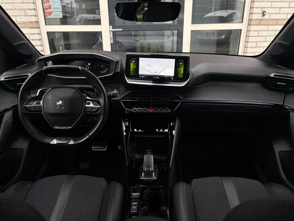 Peugeot 208 1.2 PureTech GT-Line uit 2022, foto 5