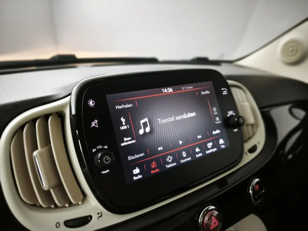 Fiat 500C 1.0 Hybrid Lounge l Cabrio uit 2020, foto 11