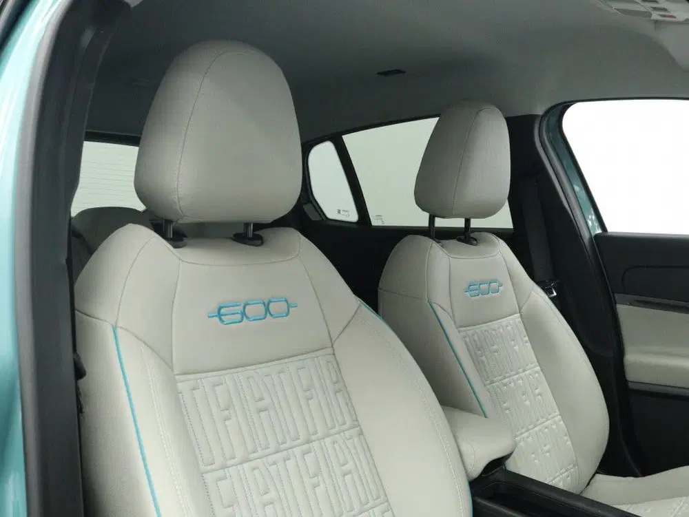 Fiat 600e La Prima 54 kWh uit 2025, foto 3
