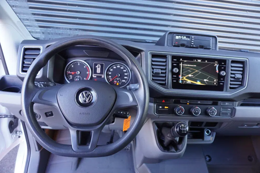 Volkswagen Crafter 35 177pk RWD L3H3 uit 2022, foto 2