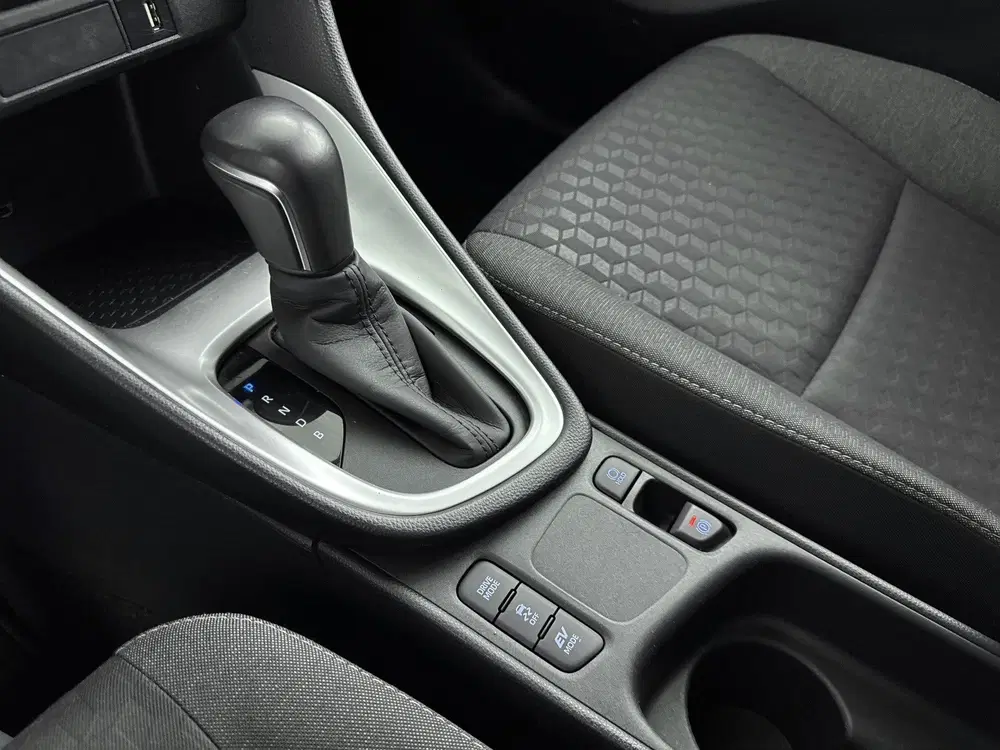 Toyota Yaris 1.5 Hybrid 115 First Edition uit 2022, foto 10