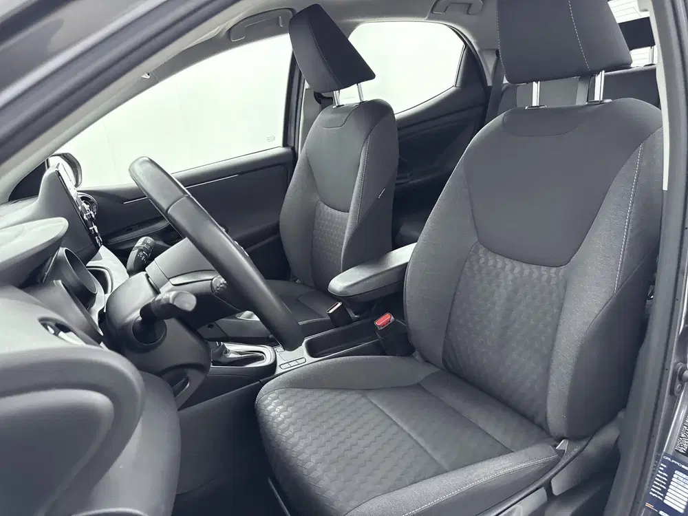 Toyota Yaris 1.5 Hybrid 115 First Edition uit 2022, foto 15