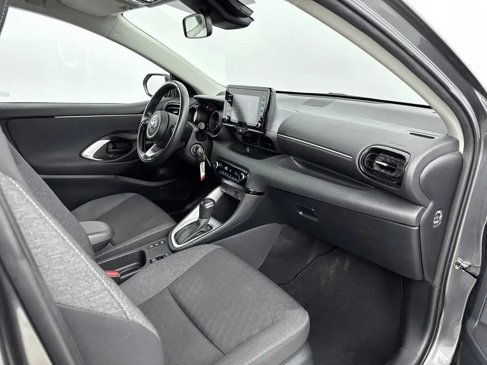 Toyota Yaris 1.5 Hybrid 115 First Edition uit 2022, foto 6