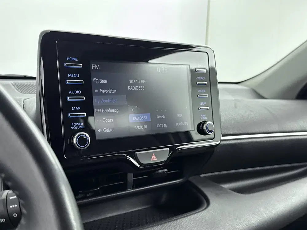 Toyota Yaris 1.5 Hybrid 115 First Edition uit 2022, foto 7