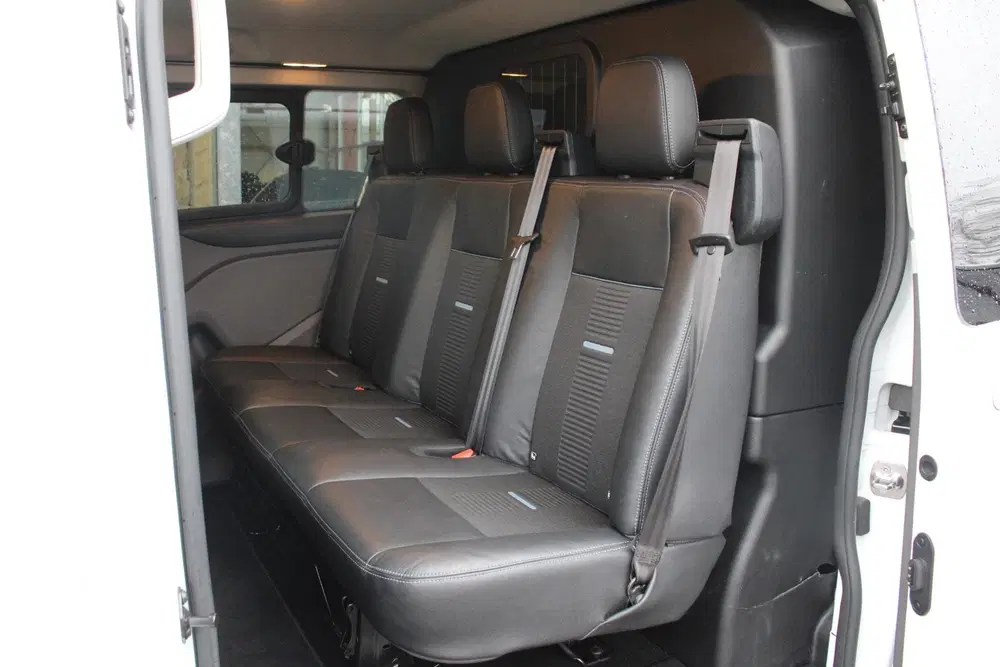 Ford Transit Custom 320 2.0 TDCI L2H1 Limited DC SCI uit 2023, foto 13