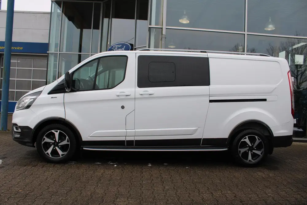 Ford Transit Custom 320 2.0 TDCI L2H1 Limited DC SCI uit 2023, foto 4