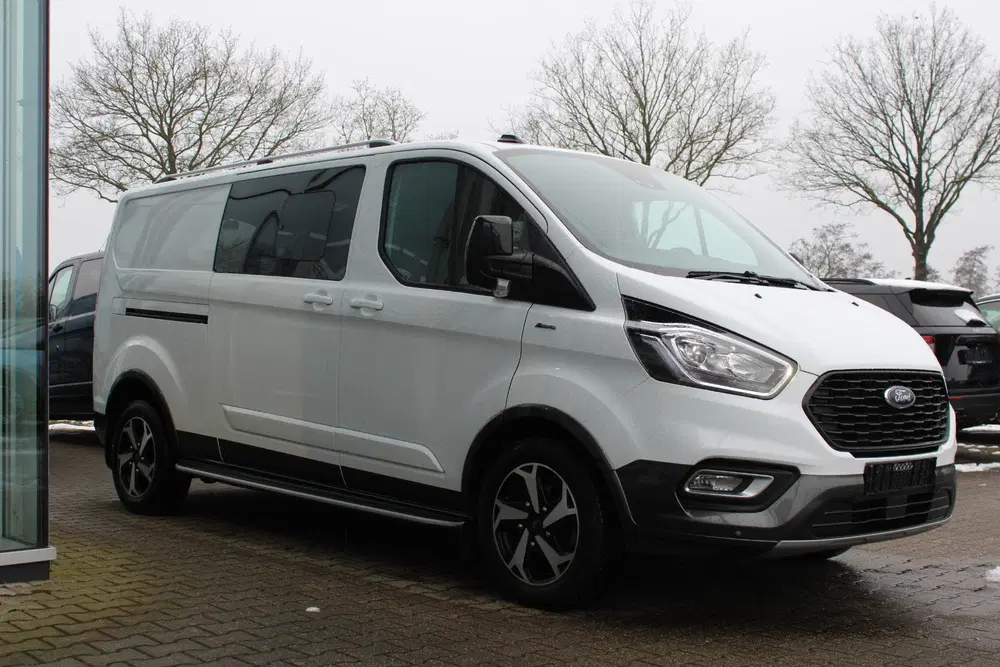 Ford Transit Custom 320 2.0 TDCI L2H1 Limited DC SCI uit 2023, foto 7