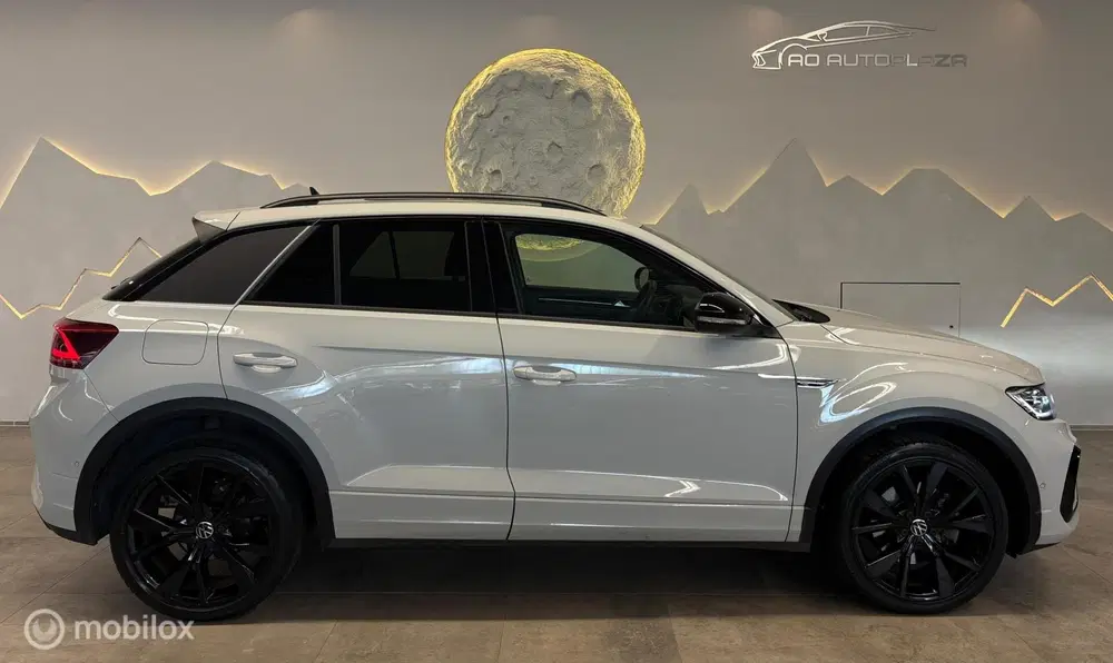 Volkswagen T-Roc 1.5 TSI 3x R-line Panorama uit 2023, foto 10