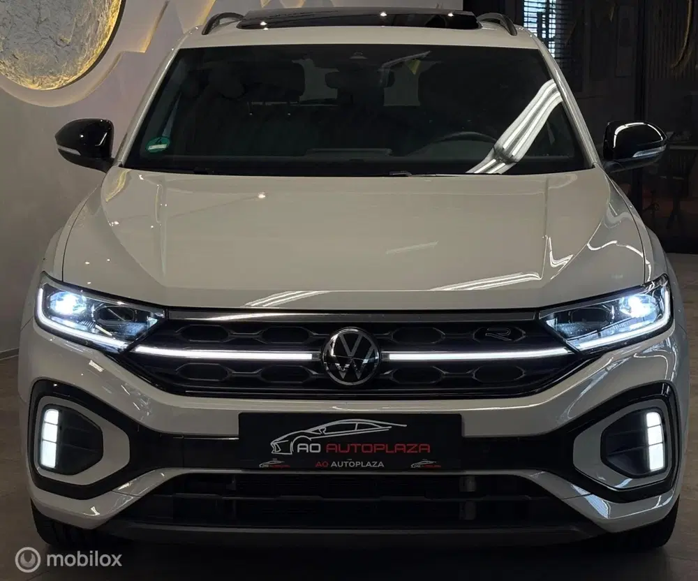 Volkswagen T-Roc 1.5 TSI 3x R-line Panorama uit 2023, foto 11