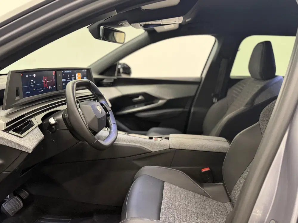 Peugeot 5008 1.2 Hybrid 136pk Allure Automaat 7 Persoon uit 2025, foto 12