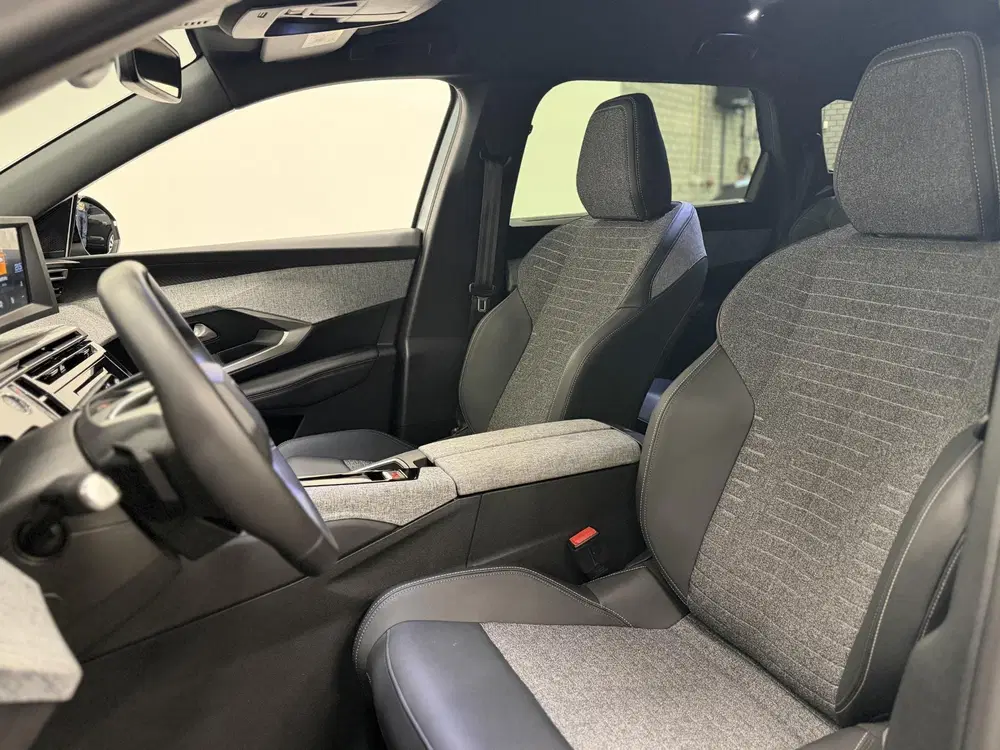 Peugeot 5008 1.2 Hybrid 136pk Allure Automaat 7 Persoon uit 2025, foto 13