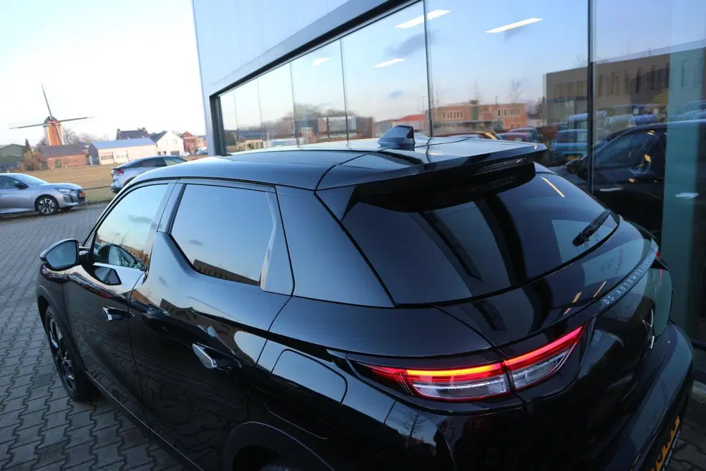 DS Automobiles DS 3 DS 3 1.2 PureTech Opéra AUTOMAAT NAVI 360 uit 2024, foto 10