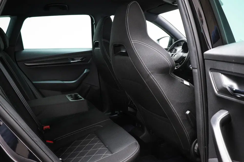 Skoda Karoq 1.5 TSI ACT Sportline Business uit 2021, foto 12