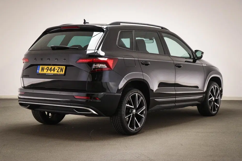 Skoda Karoq 1.5 TSI ACT Sportline Business uit 2021, foto 2