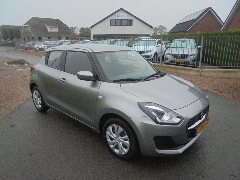 Suzuki Swift Suzuki swift 1.2 benzine Hybrid airco 30.0 uit 2023, foto 4