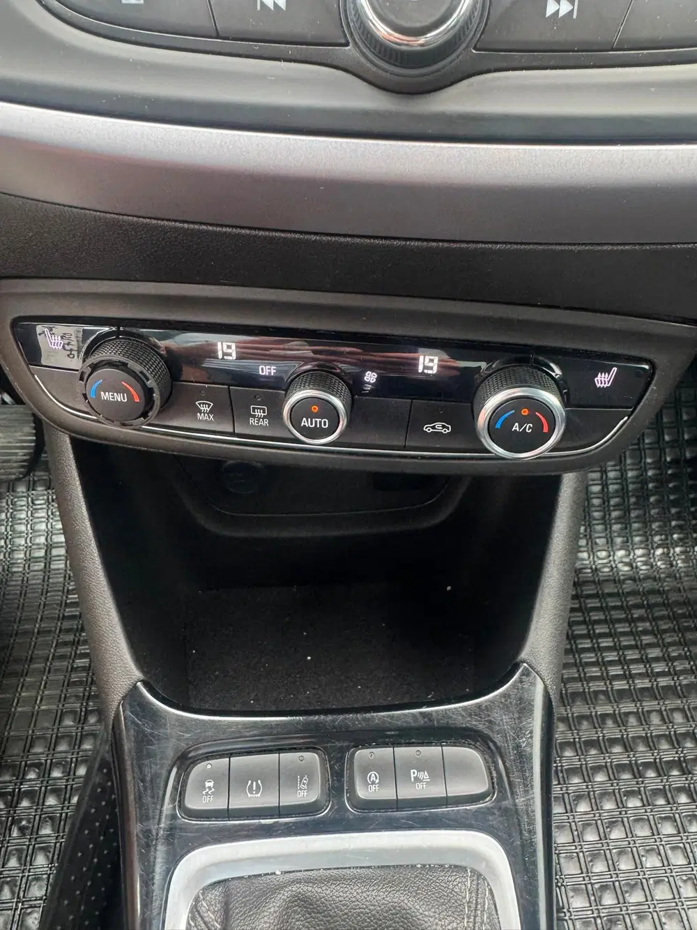 Opel Crossland 1.2 Turbo Level 3 uit 2023, foto 9