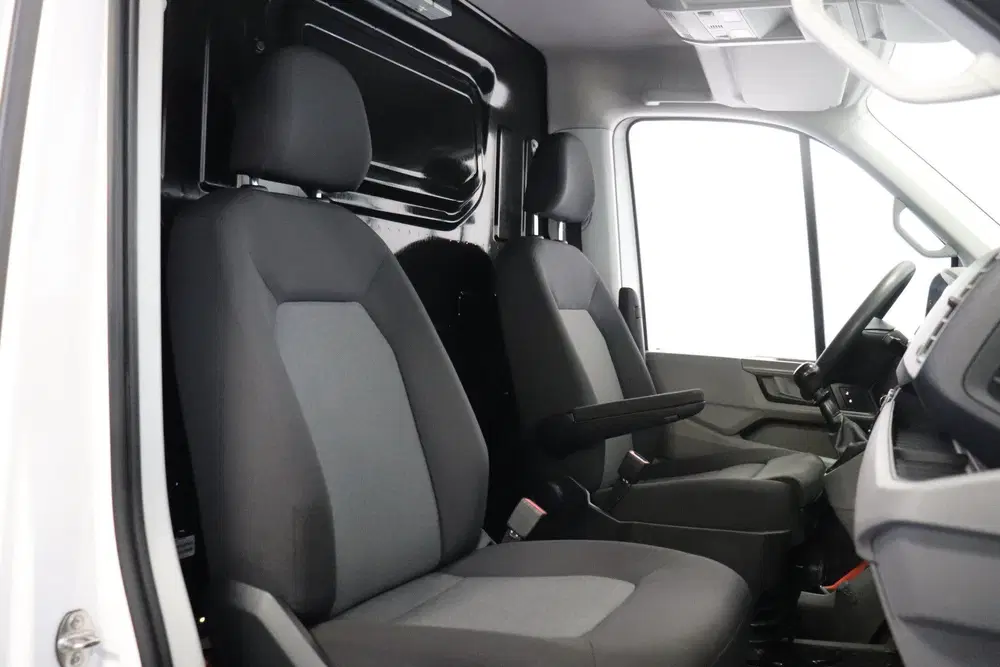 Volkswagen Crafter 2.0 TDI 177PK L3H3 uit 2020, foto 3