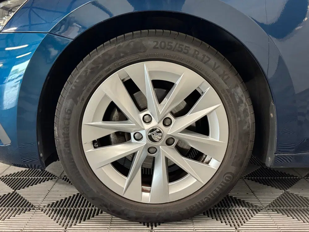 Skoda Octavia 1.0 e-TSI DSG uit 2021, foto 11