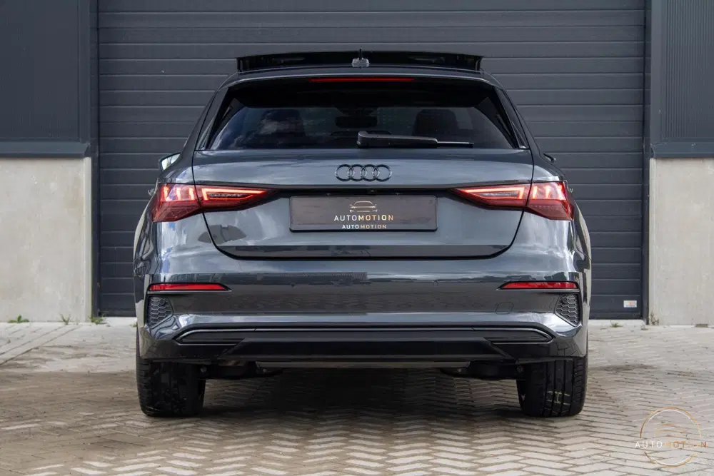 Audi A3 40 TFSIe Sline Edition PANO MEMORY B&O CAM uit 2023, foto 12