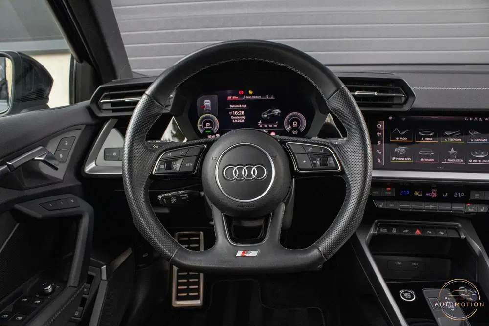 Audi A3 40 TFSIe Sline Edition PANO MEMORY B&O CAM uit 2023, foto 15