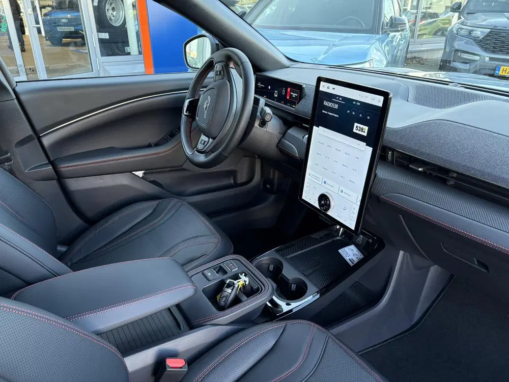 Ford Mustang Mach-E Extended Premium RWD 88 kWh uit 2025, foto 12