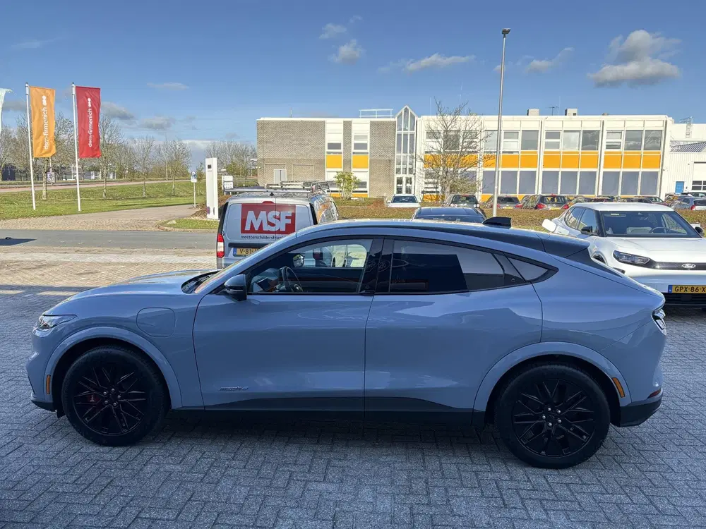 Ford Mustang Mach-E Extended Premium RWD 88 kWh uit 2025, foto 3