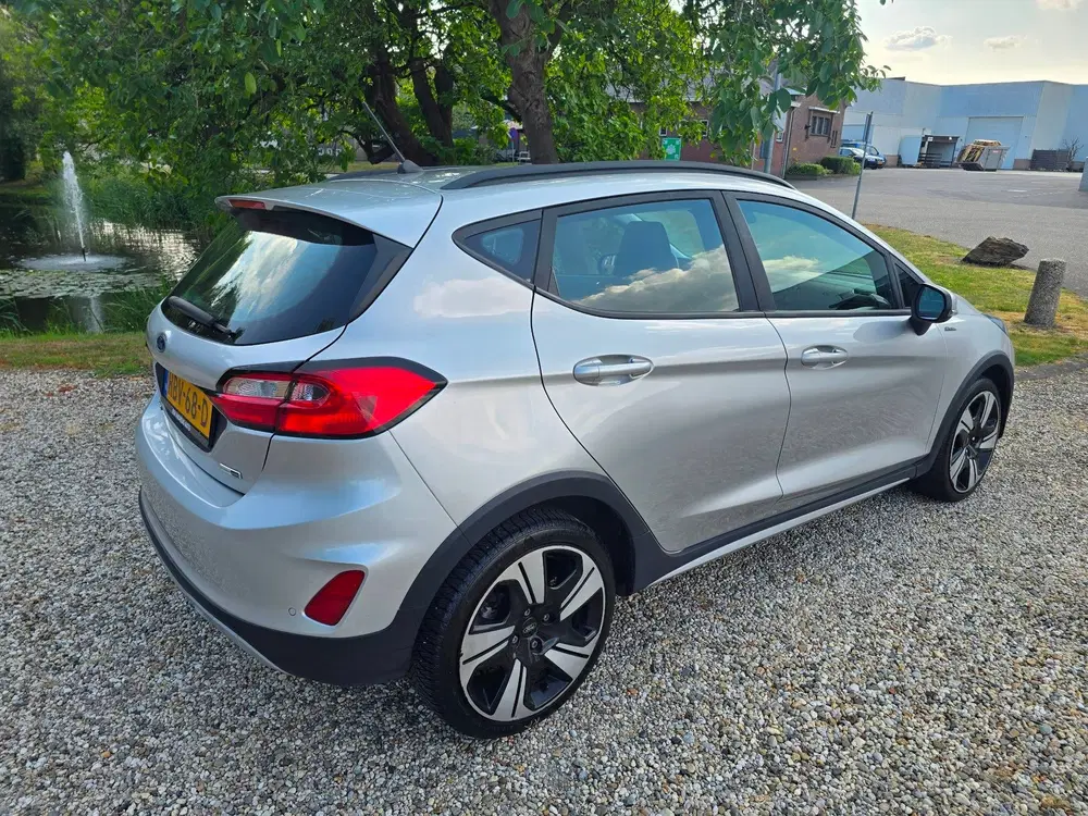 Ford Fiesta 1.0 EcoBoost Hybrid Titanium Vignale Autom uit 2022, foto 3