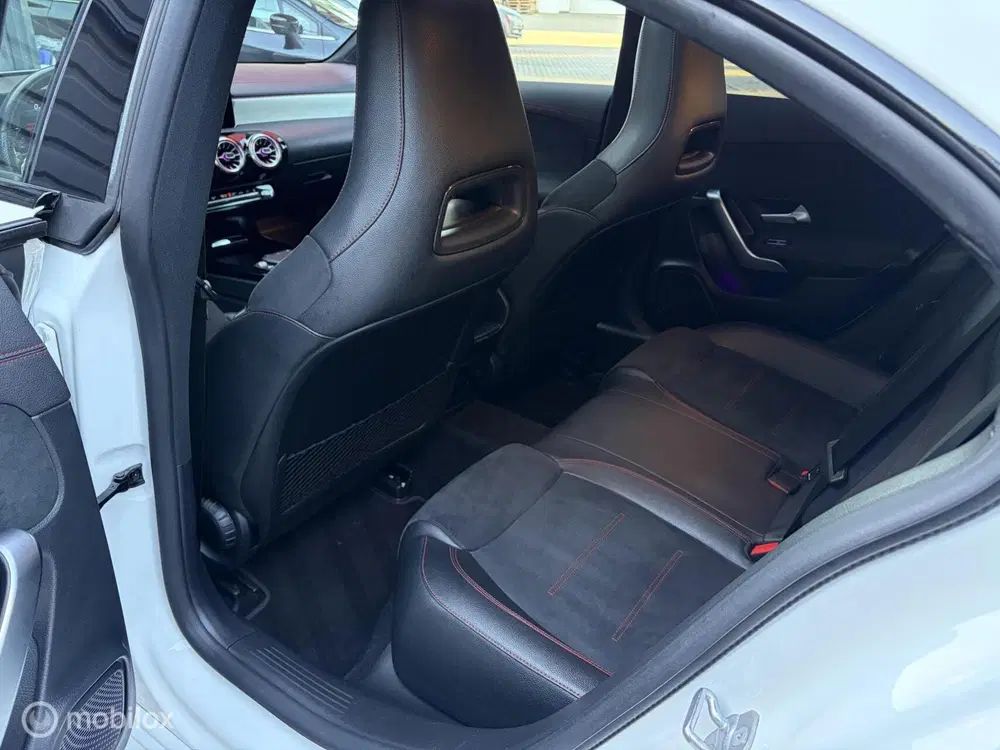 Mercedes-Benz CLA Mercedes CLA-klasse 250 e AMG Line uit 2022, foto 15