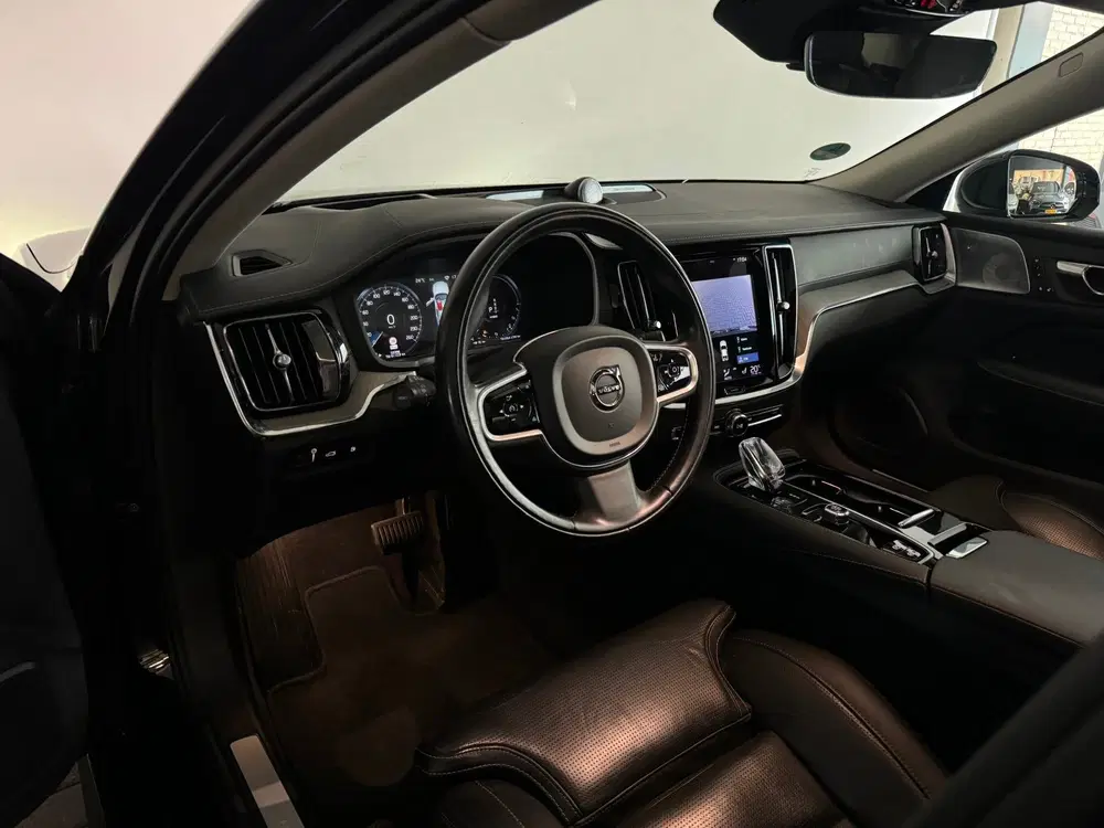 Volvo S60 2.0 Recharge T8 AWD Inscription Pano uit 2021, foto 2