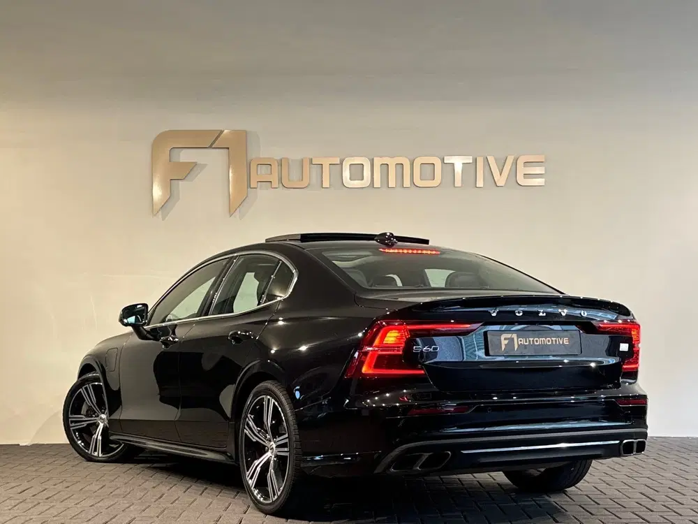 Volvo S60 2.0 Recharge T8 AWD Inscription Pano uit 2021, foto 7