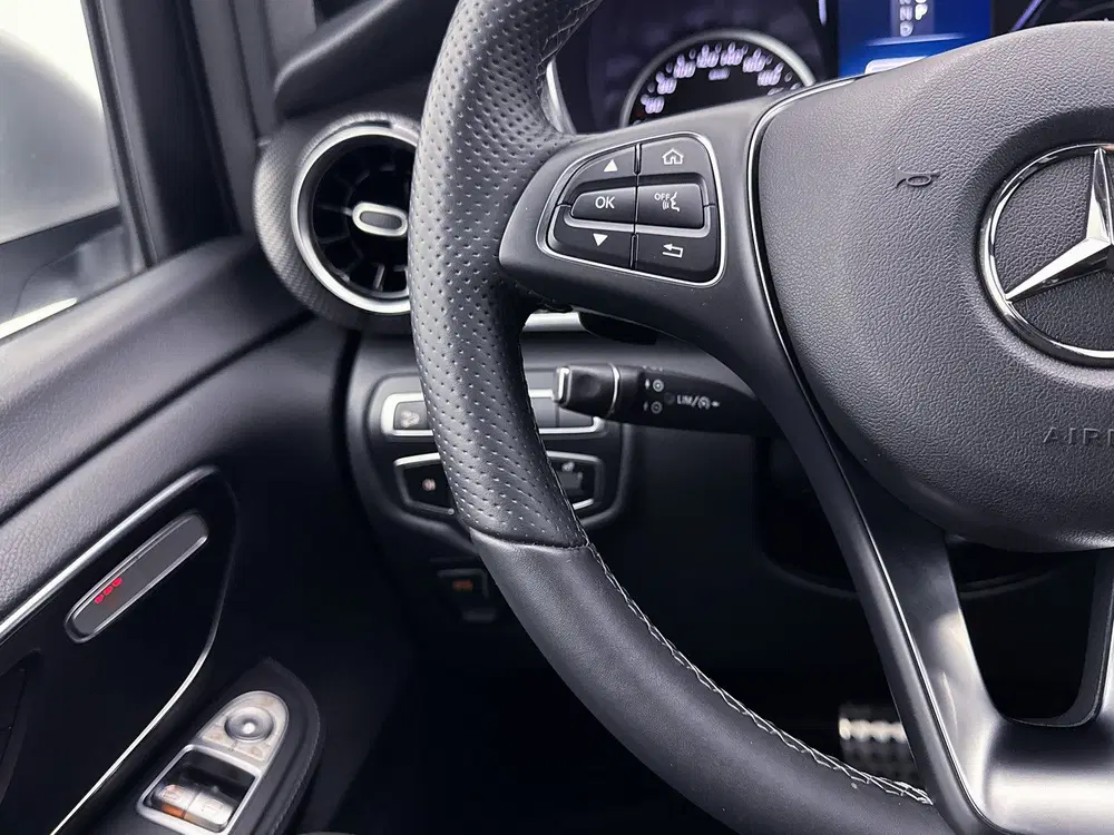 Mercedes-Benz V-Klasse 250d 4-MATIC L3 AMG-line Leder Camera uit 2023, foto 10