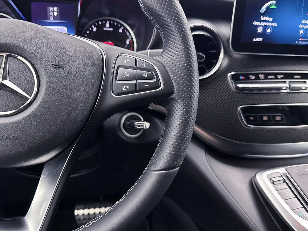 Mercedes-Benz V-Klasse 250d 4-MATIC L3 AMG-line Leder Camera uit 2023, foto 11