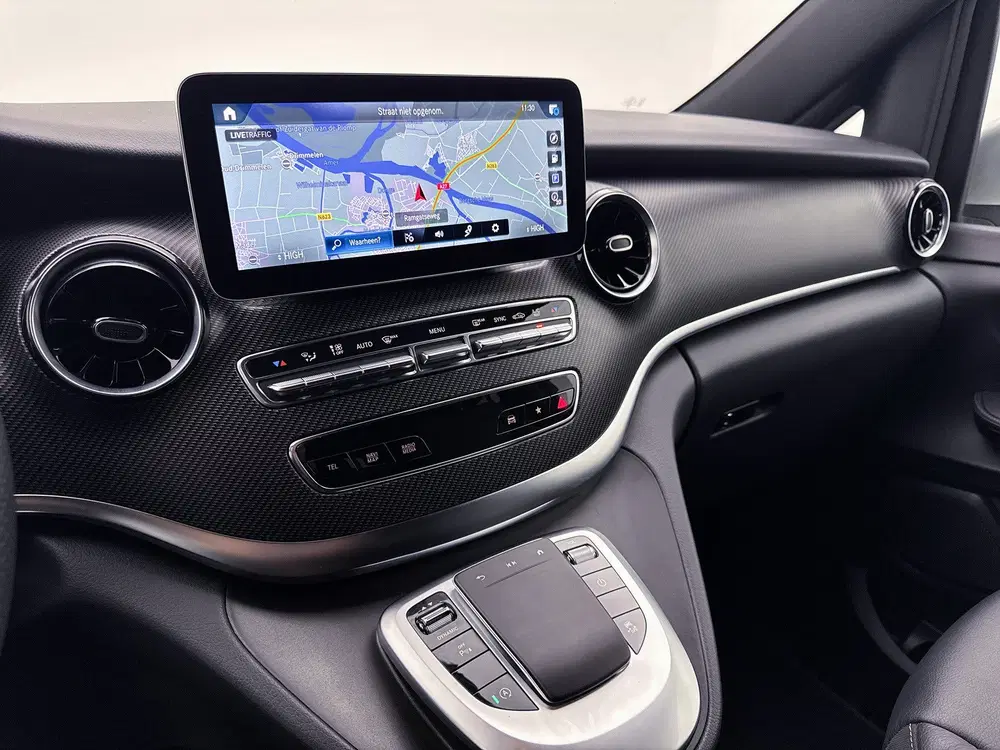 Mercedes-Benz V-Klasse 250d 4-MATIC L3 AMG-line Leder Camera uit 2023, foto 6