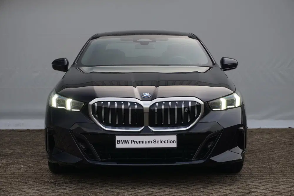 BMW i5 Sedan xDrive40 M Sportpakket 19'' uit 2026, foto 2