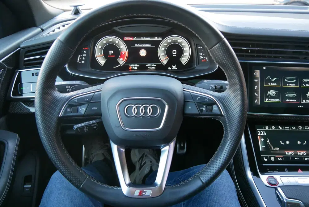 Audi SQ8 4.0 TFSI quattro B&O advance. pano. mega v uit 2021, foto 13
