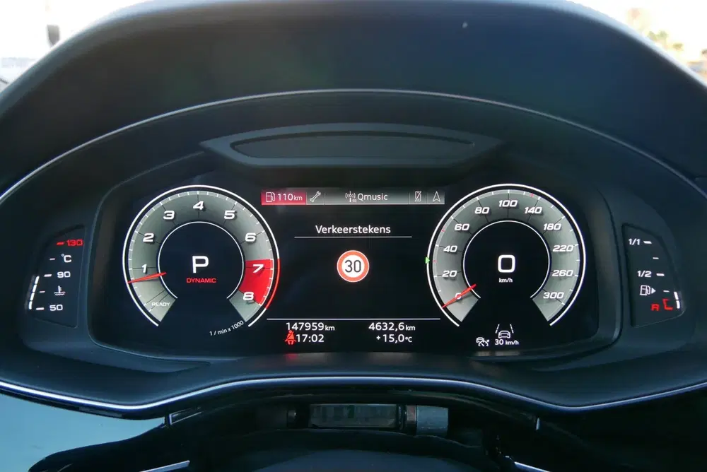 Audi SQ8 4.0 TFSI quattro B&O advance. pano. mega v uit 2021, foto 14