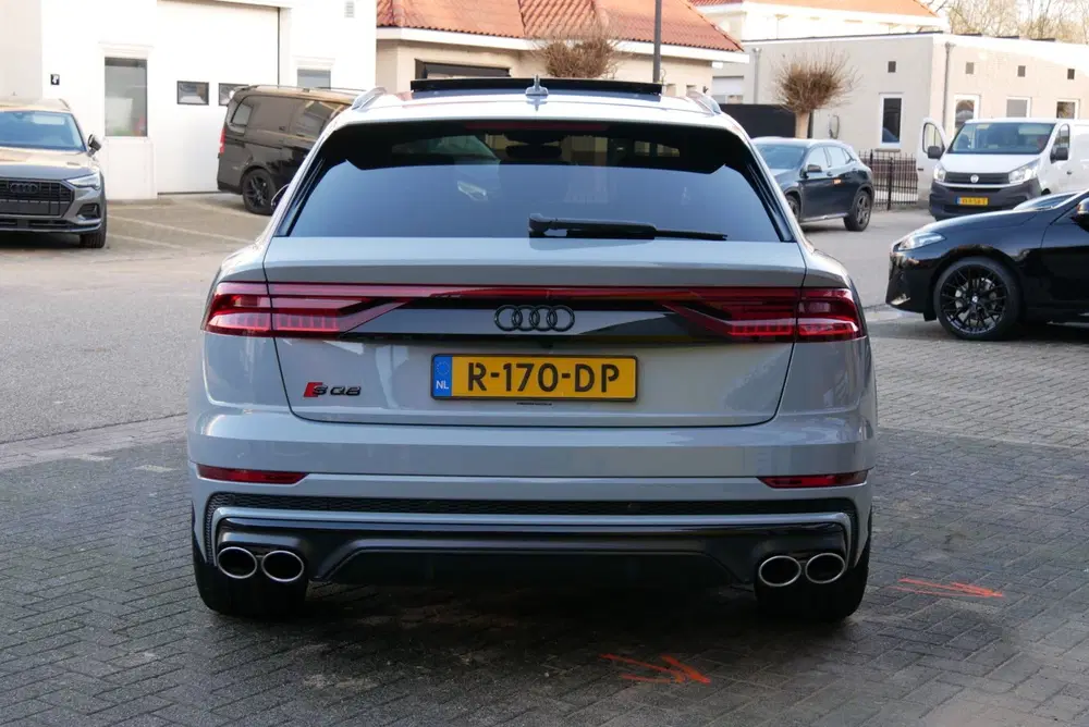 Audi SQ8 4.0 TFSI quattro B&O advance. pano. mega v uit 2021, foto 5