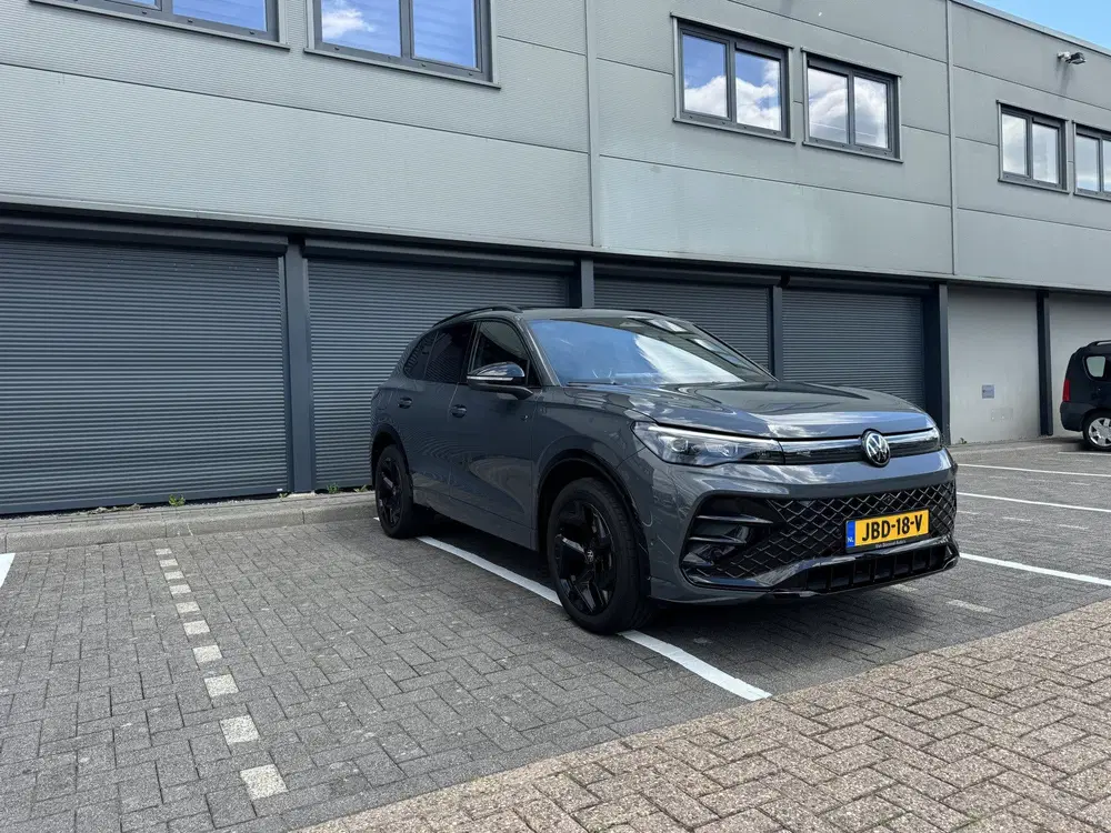 Volkswagen Tiguan 1.5 eHybrid 272PK R-Line Edition Navi.Pano uit 2025, foto 2