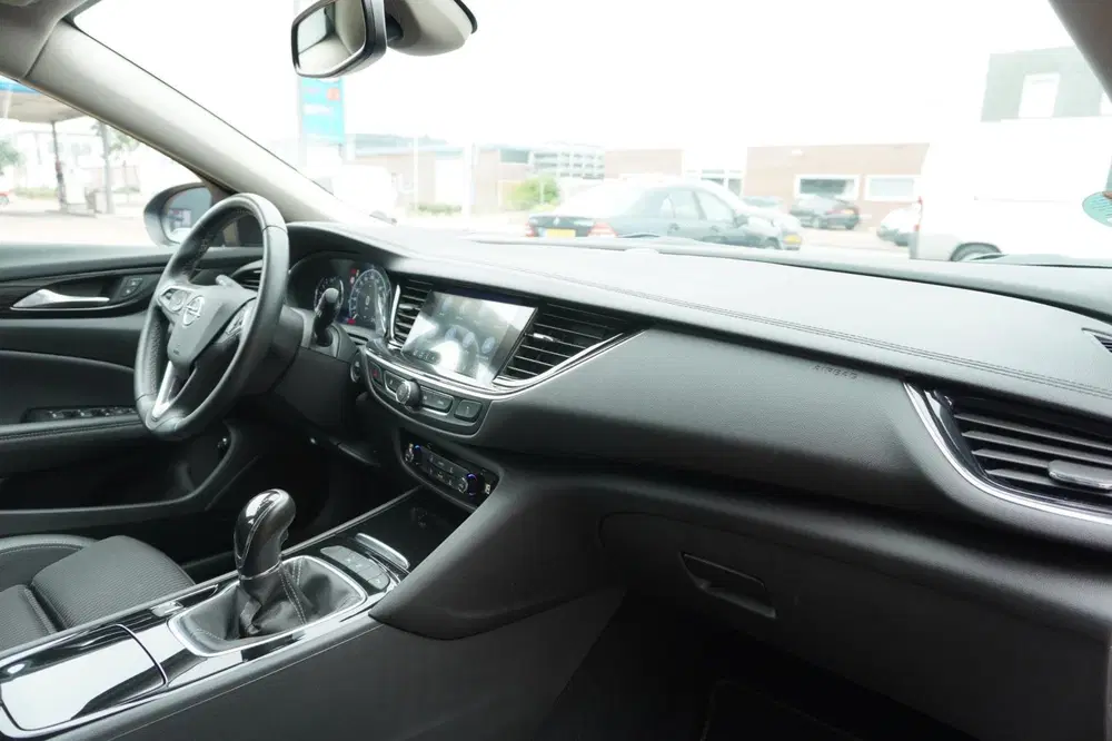 Opel Insignia 1.5 Turbo Business Executive uit 2020, foto 13
