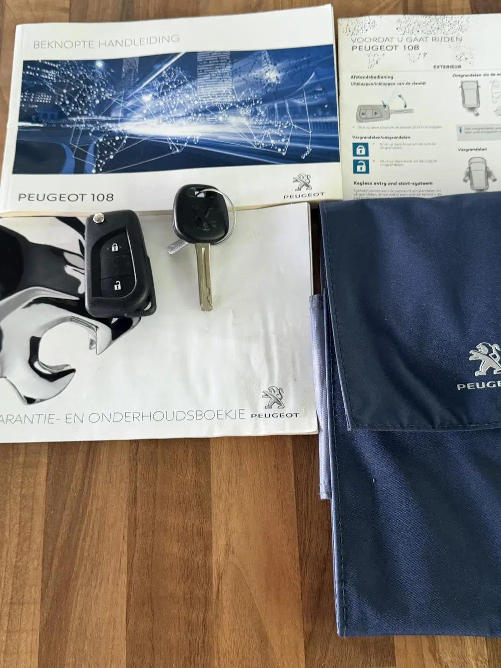 Peugeot 108 1.0 e-VTi Active CarPlay uit 2021, foto 11
