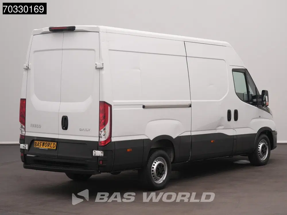 Iveco Daily Automaat L2H2 Airco Cruise Camera 3 uit 2023, foto 2
