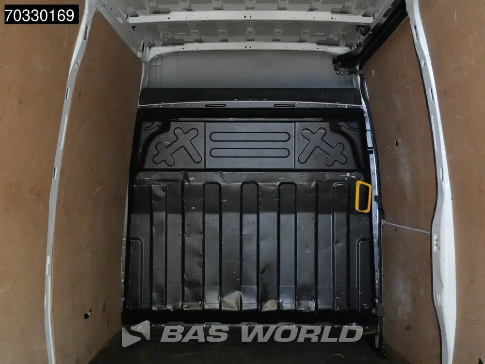 Iveco Daily Automaat L2H2 Airco Cruise Camera 3 uit 2023, foto 9