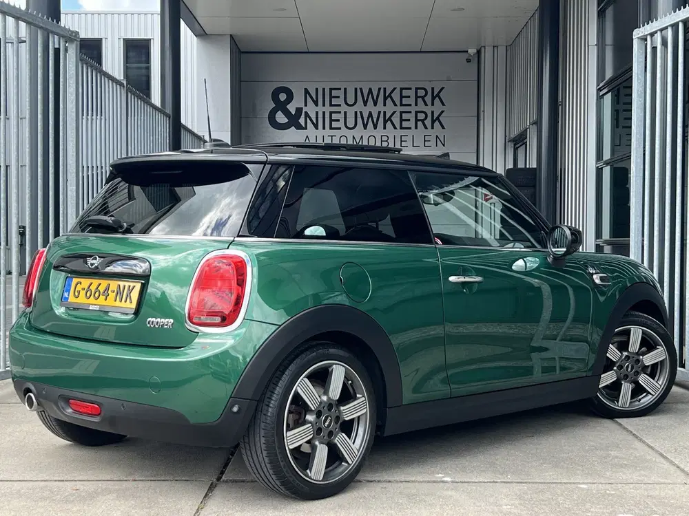 Mini Cooper 1.5 Cooper 60 Years Edition uit 2019, foto 2