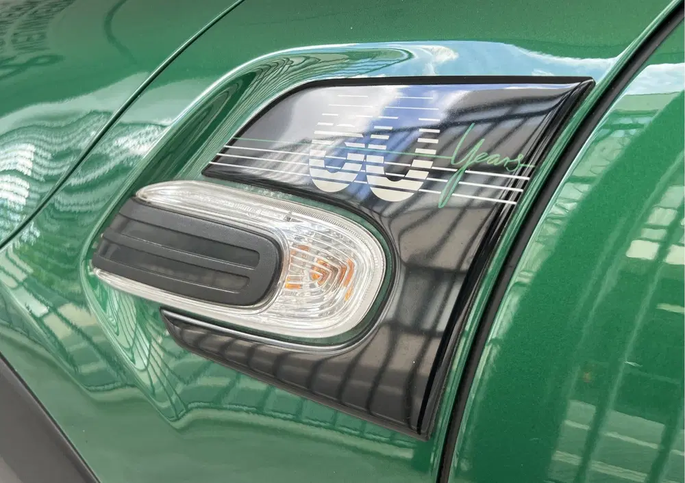 Mini Cooper 1.5 Cooper 60 Years Edition uit 2019, foto 8