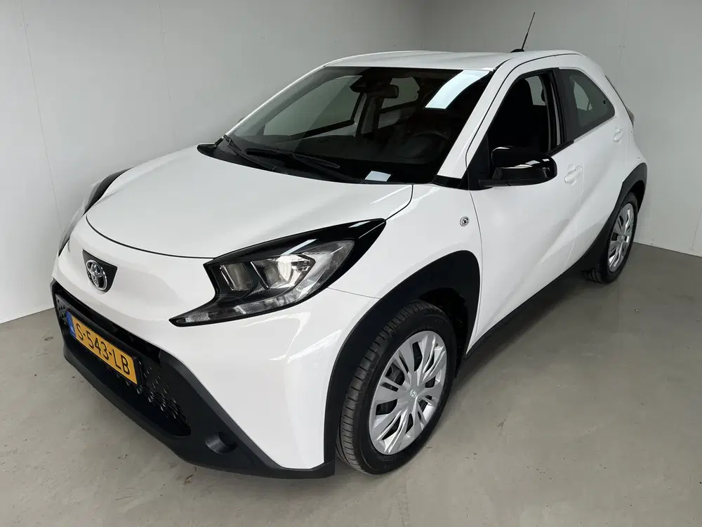 Toyota Aygo X 1.0 VVT-i MT Play Apple Carplay Camera NAP uit 2023